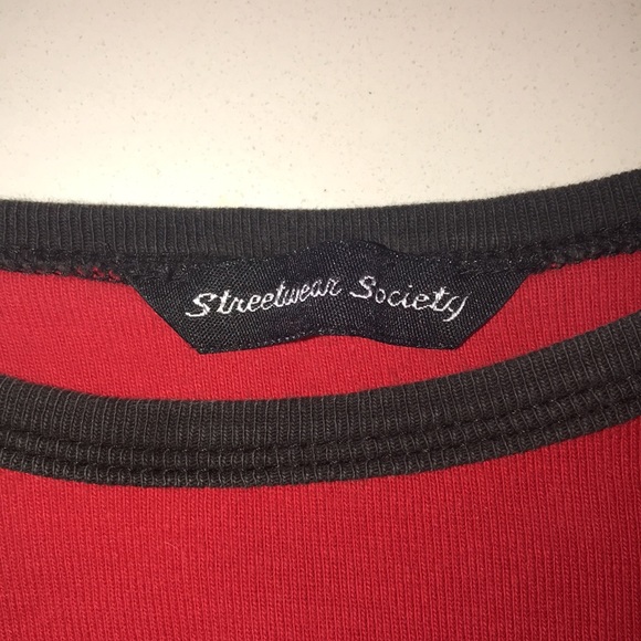 Grey and red 3 quarter sleeve “LOVE” graffic tee - Picture 3 of 4